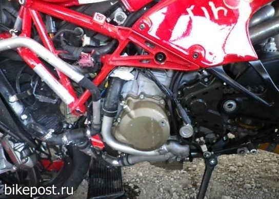 Разбитый мотоцикл Ducati Desmosedici RR