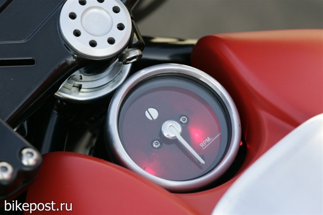 Кастом Ducati Flat Red