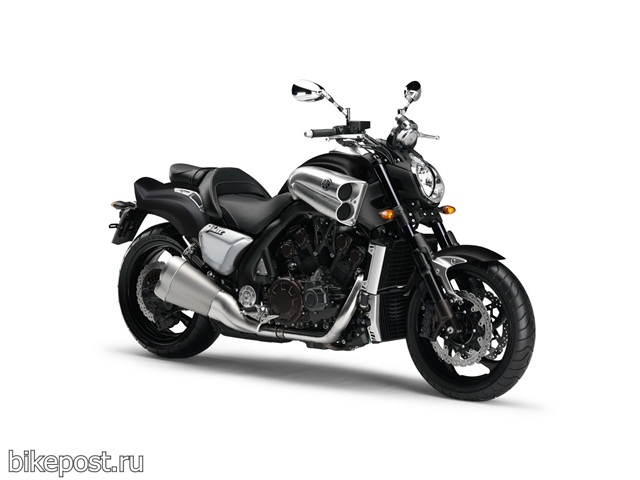 Матово-черный мотоцикл Yamaha VMAX 2012