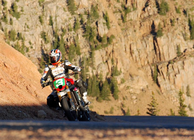 Джео Копп и Triumph Speed Triple на Pikes Peak 2011