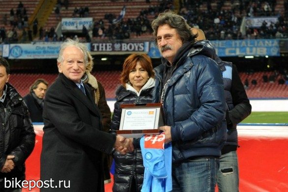 Футбольный клуб Наполи отдал дань памяти Марко Симончелли