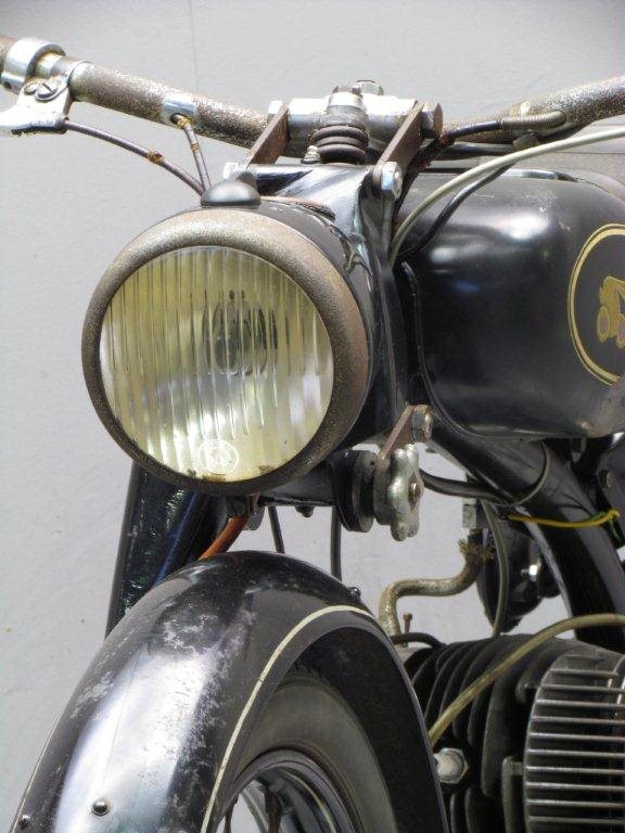 Старинный мотоцикл Imme Riedel R100