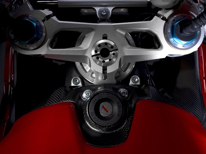 Студийные фотографии Ducati 1199 Panigale