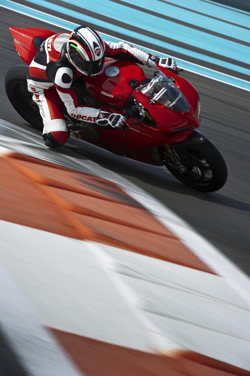 Ducati 1199 Panigale на презентации в Яс Марина, Абу-Даби