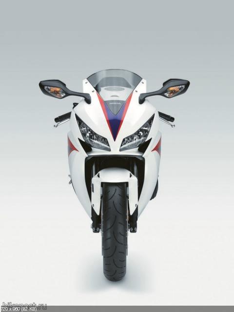 Новый мотоцикл Honda CBR1000RR Fireblade 2012