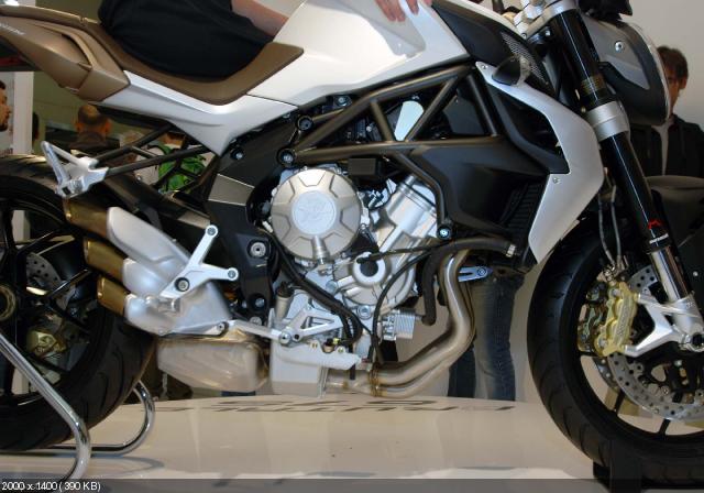 Новый мотоцикл MV Agusta Brutale 675 на EICMA 2011