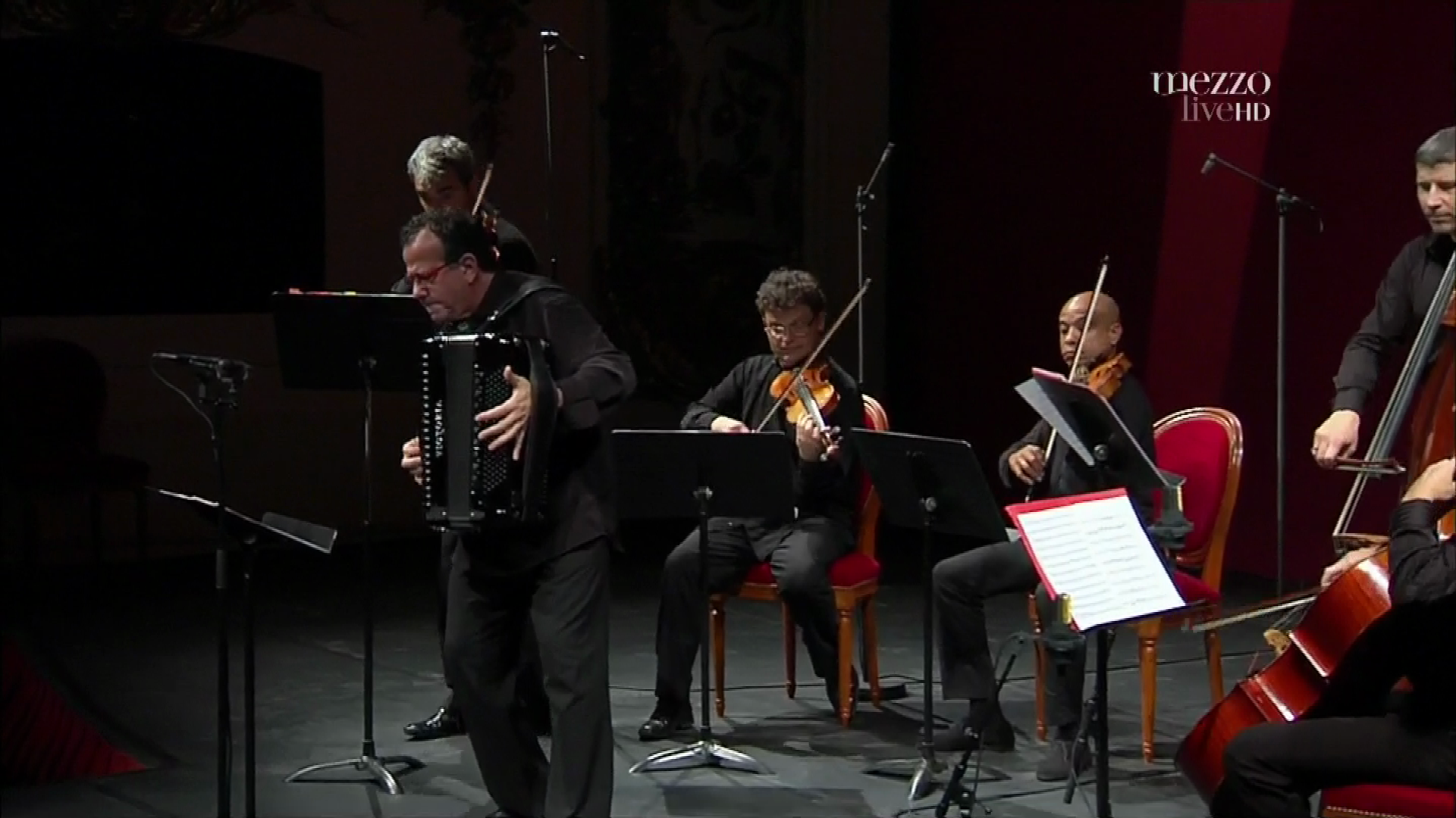2010 Richard Galliano - Plays Bach Live at Nancy Jazz Pulsations [HDTV 1080i] 2