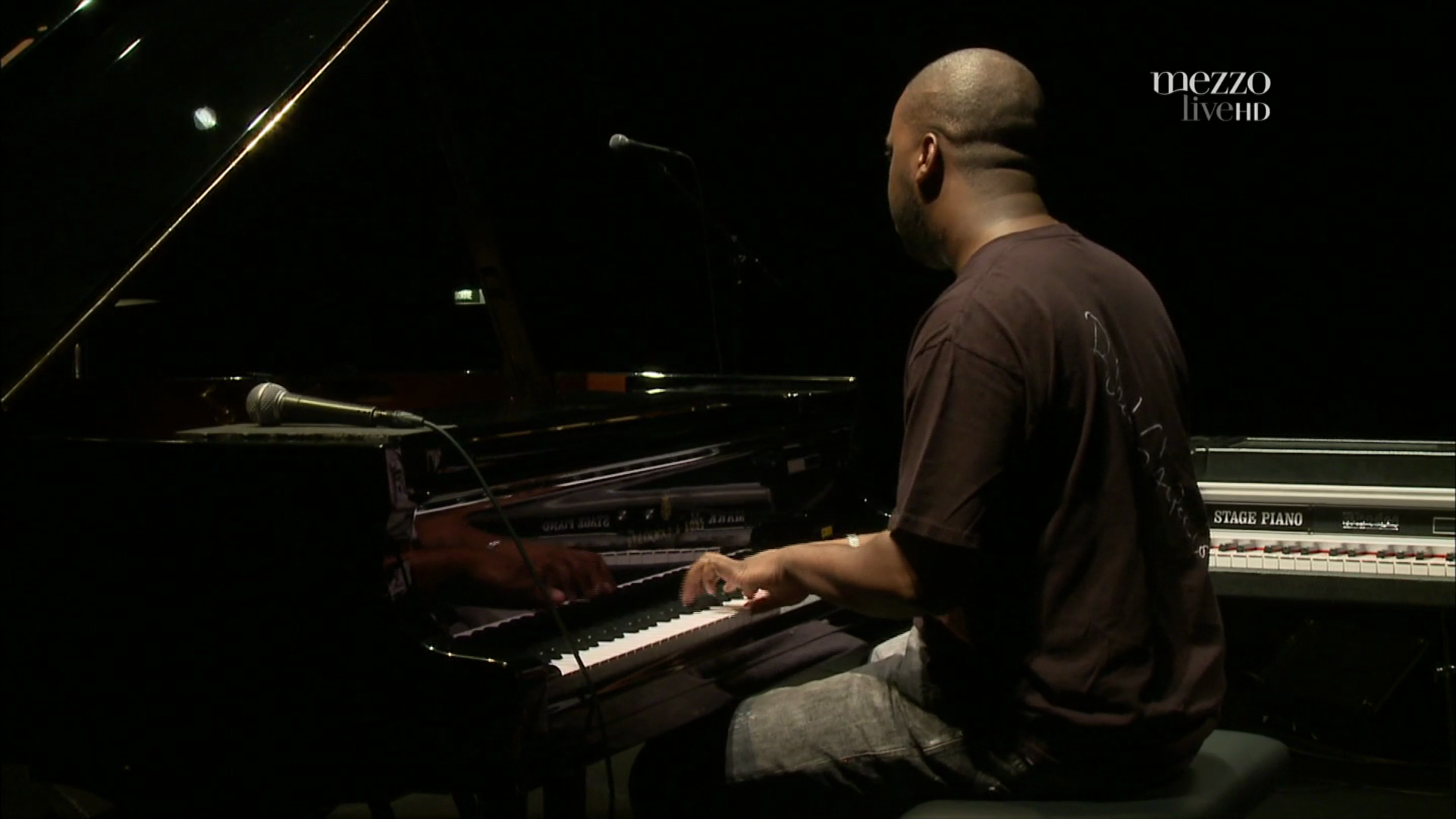 2010 Robert Glasper Trio & Bilal - Jazz a la Villette [HDTV 1080i] 1